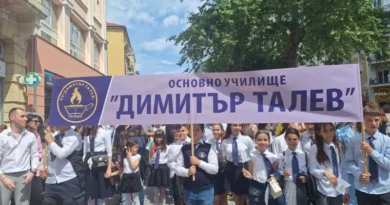 шествие 24 май Пловдив Кючук Париж кмет училища