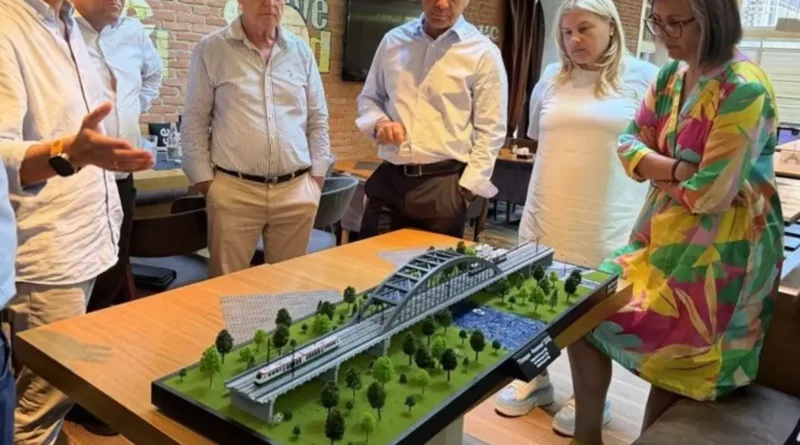 Показаха проекта за естакада на Копривщица. Идеята за градска железница Пловдив