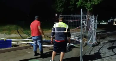 Разчистват и отводняват наводнените улици в Пловдив