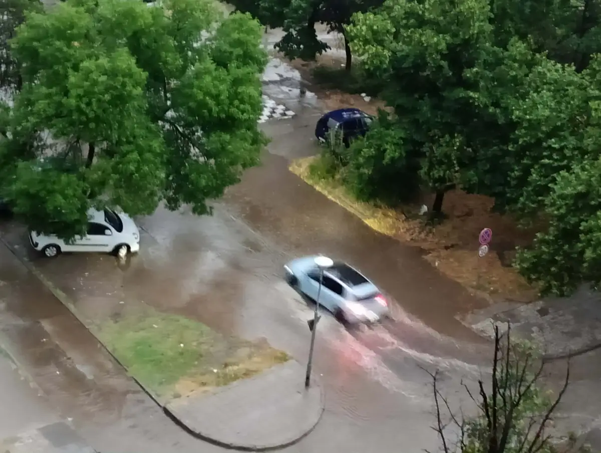 Наводнени улици в Пловдив