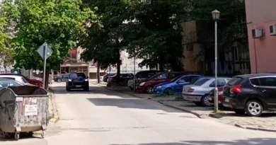 Тротоарите в Кючука и Пловдив са запълнени с паркирани коли
