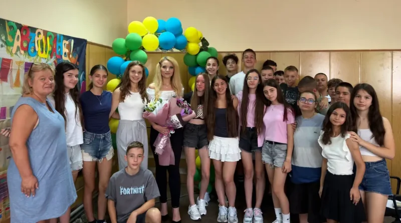 СУ "Св. Константин-Кирил Философ" изпрати тържествено своите седмокласници