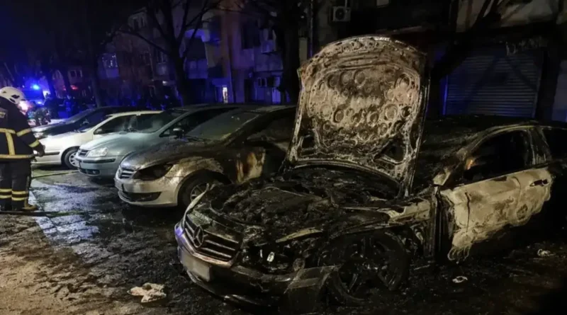 Автомобили горяха в Кючука